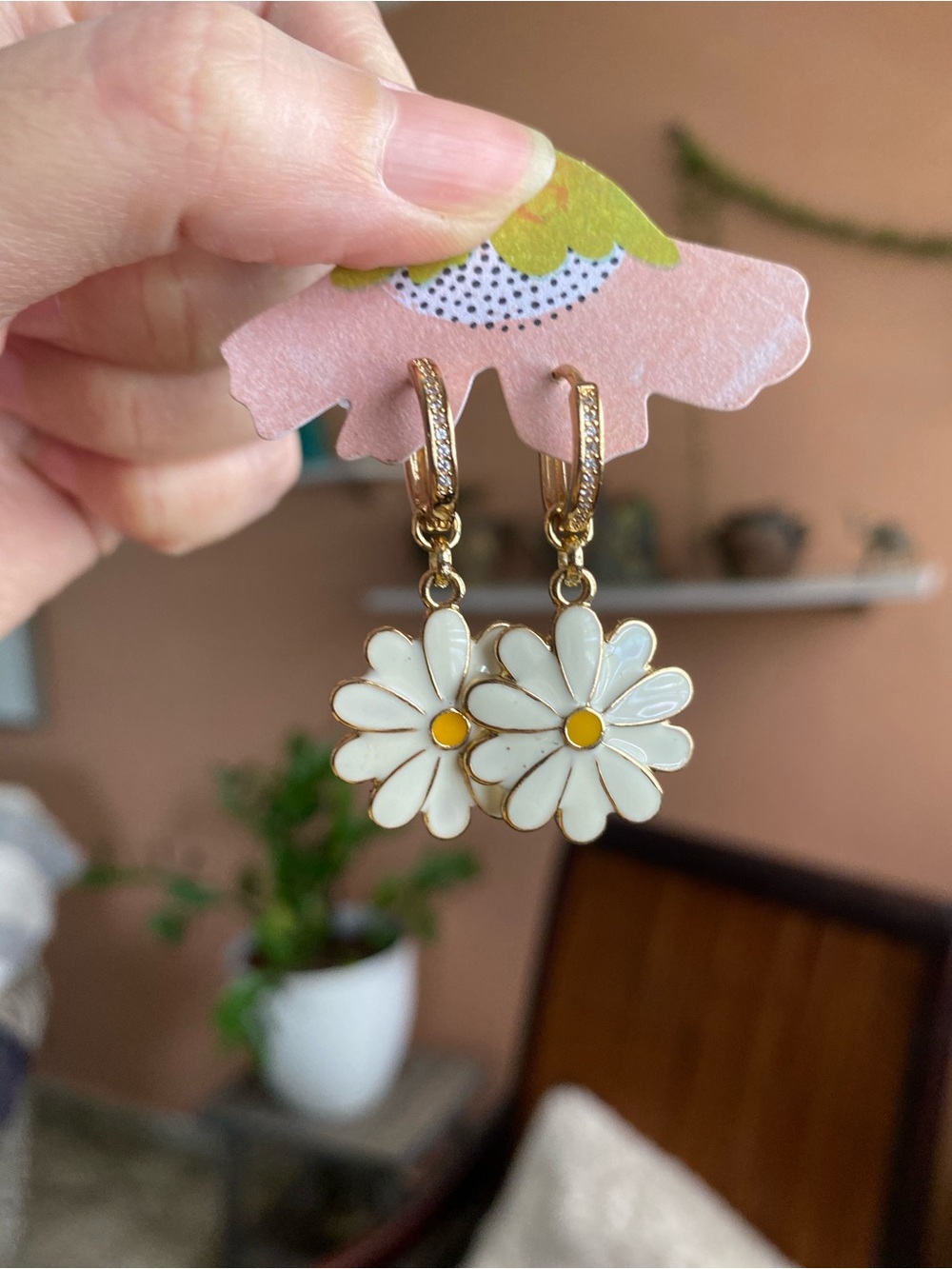 Gold Daisy Drop Earrings with White Petals and Yellow Centers